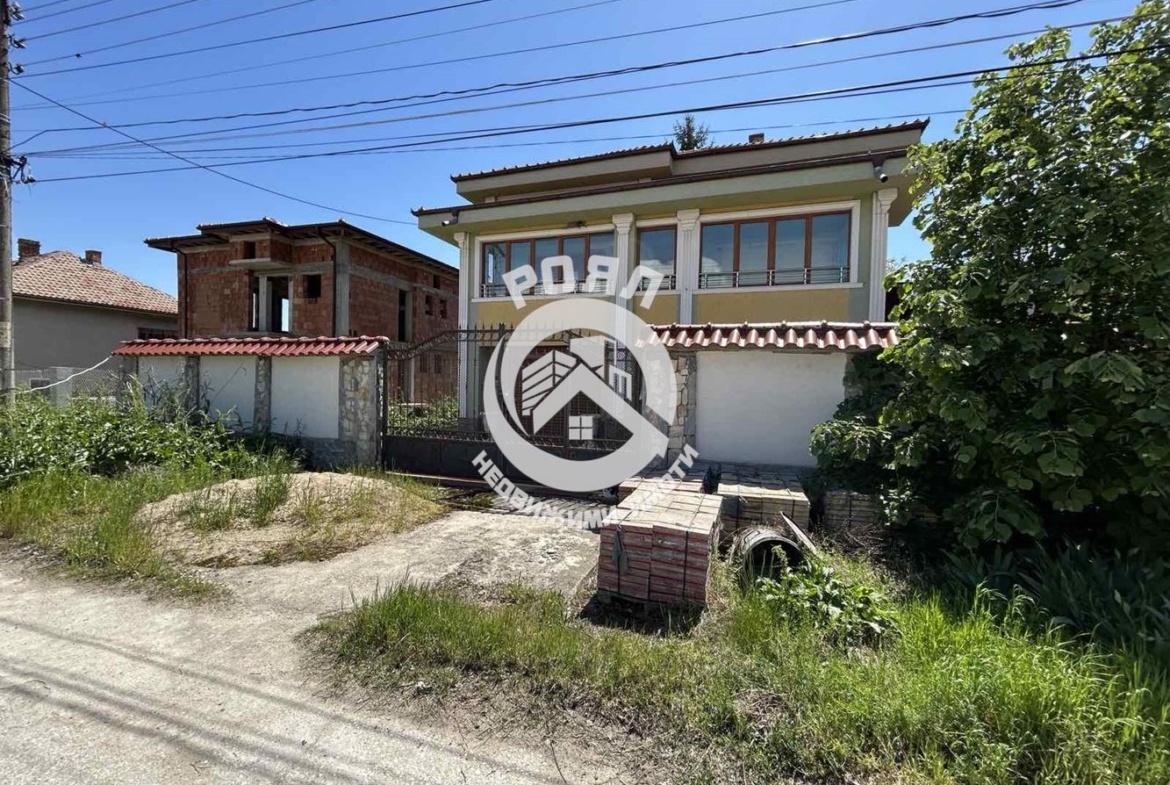 Роял Имоти продава къща в с.Труд,обл.Пловдив - 0