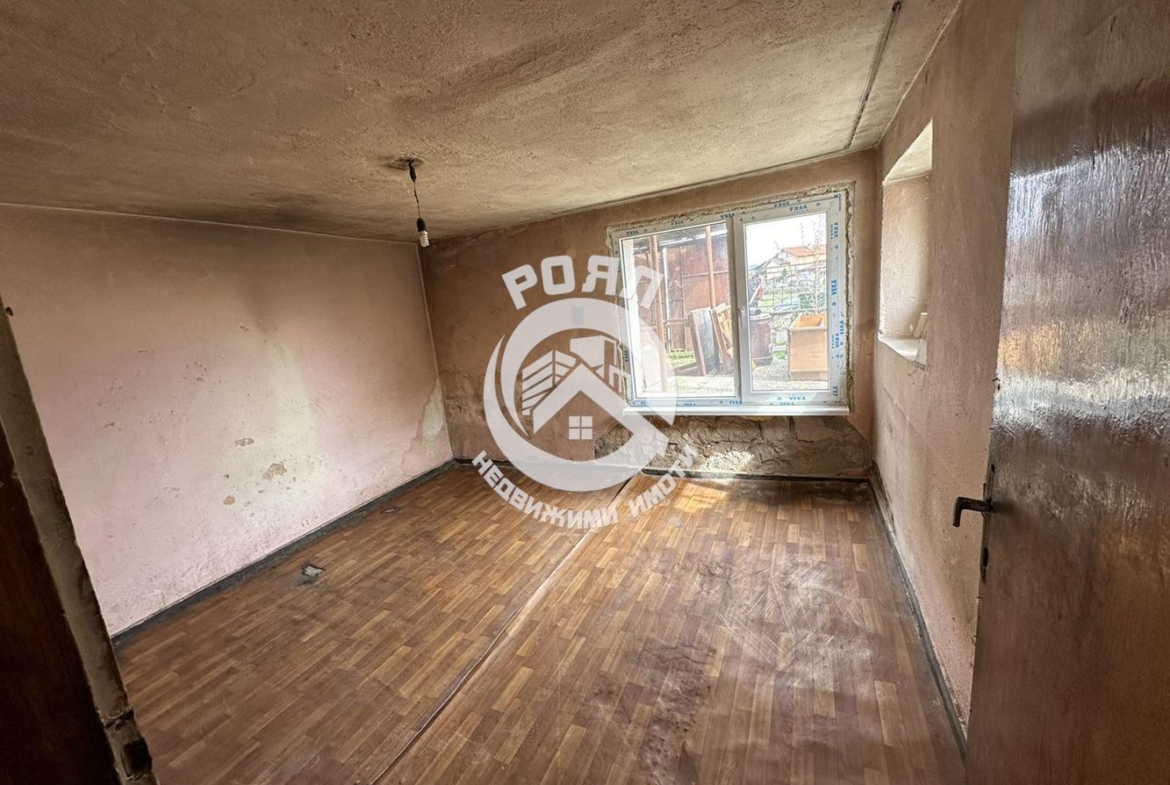 Роял Имоти продава Ексклузивно двуетажна къща в с.Ново село - 0