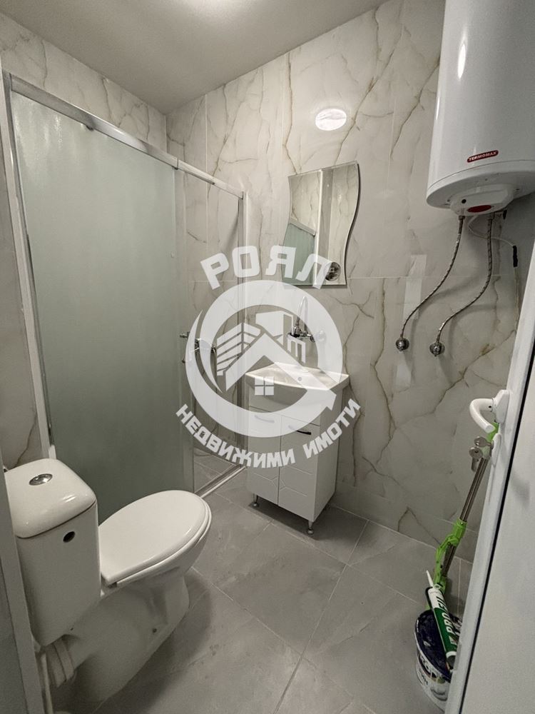 Роял Имоти продава обзаведе двустаен апартамент в кв. Коматево - 0