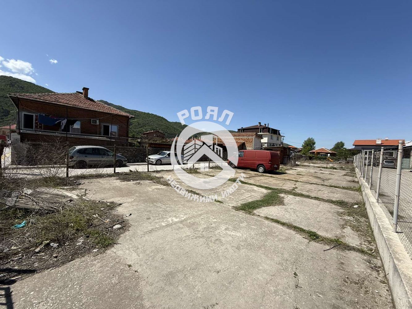 ЕКСКЛУЗИВНО Роял Имоти продава парцел за жилищно строителство в гр. Кричим - 0