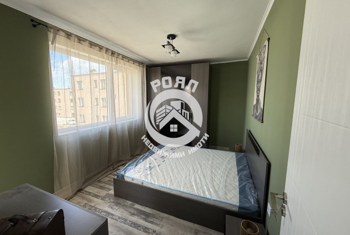Роял Имоти продава обзаведен двустаен апартамент в гр.Пловдив,кв.Южен - 0