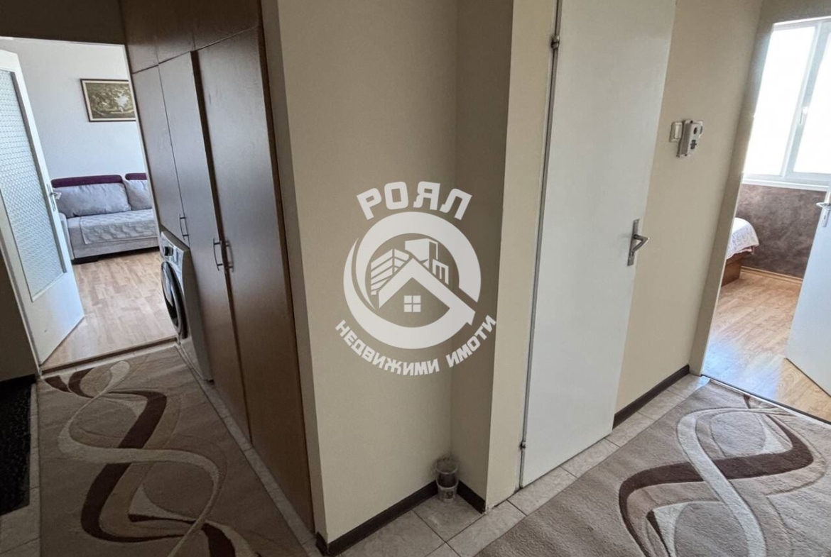 Роял Имоти продава тристаен апартамент в кв.Смирненски - 0