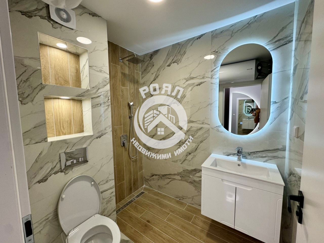 Роял Имоти , продава Обзаведен двустаен НОВ апартамент ,кв.Западен гр.Пловдив - 0