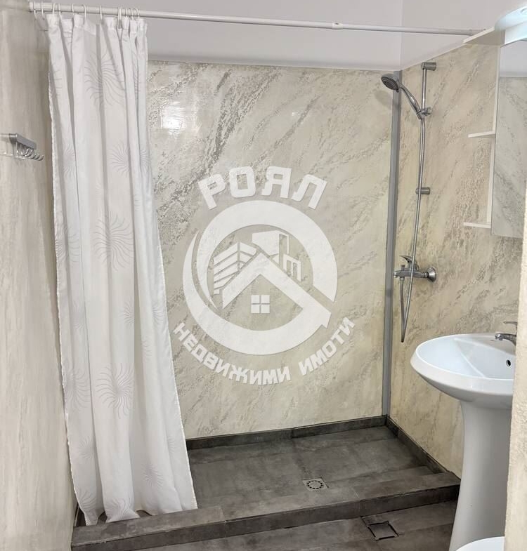 Роял Имоти продава тристаен апартамент в кв.Смирненски - 0