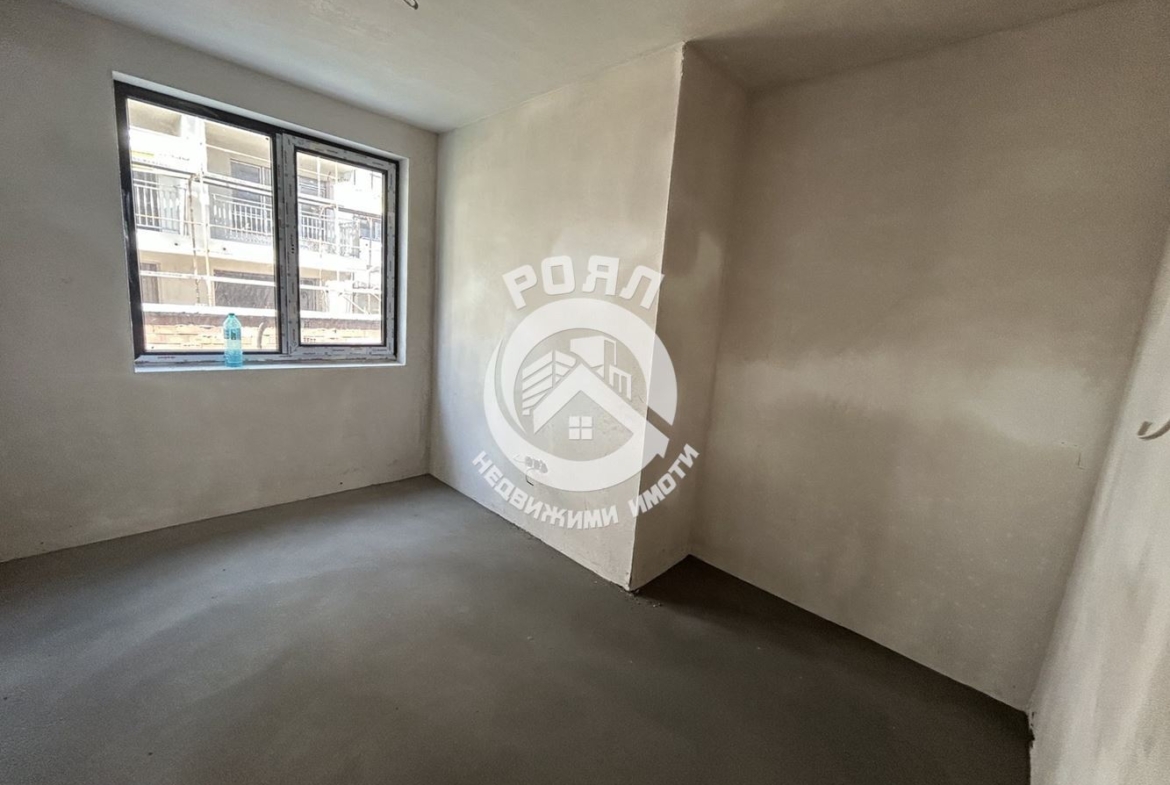 Роял Имоти продава тристаен апартамент с АКТ15 в гр.Пловдив,кв.Южен - 0