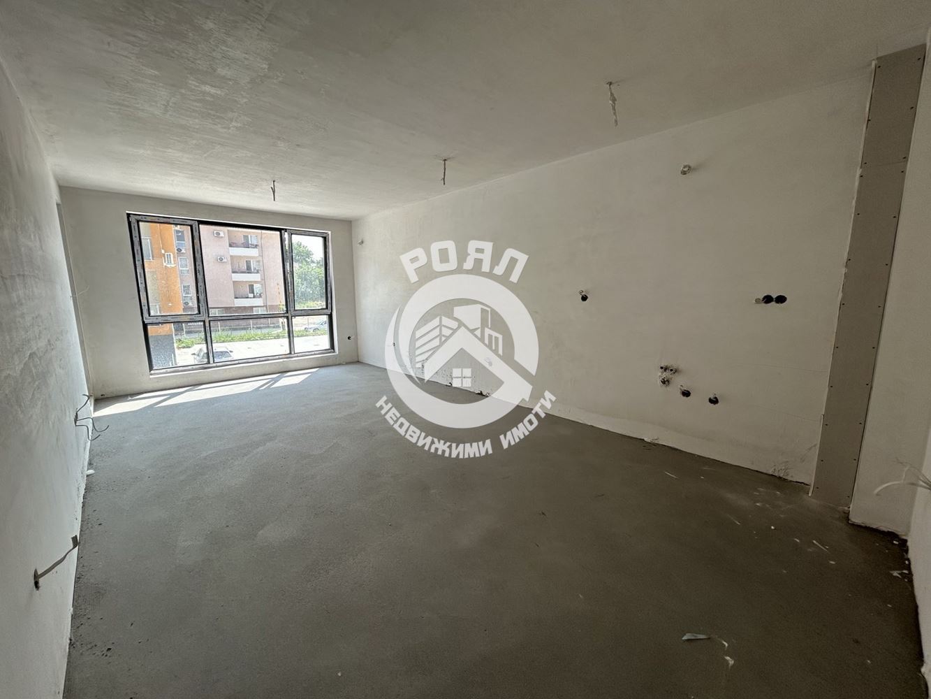 Роял Имоти продава тристаен апартамент с АКТ 15 в гр.Пловдив,кв.Южен - 0