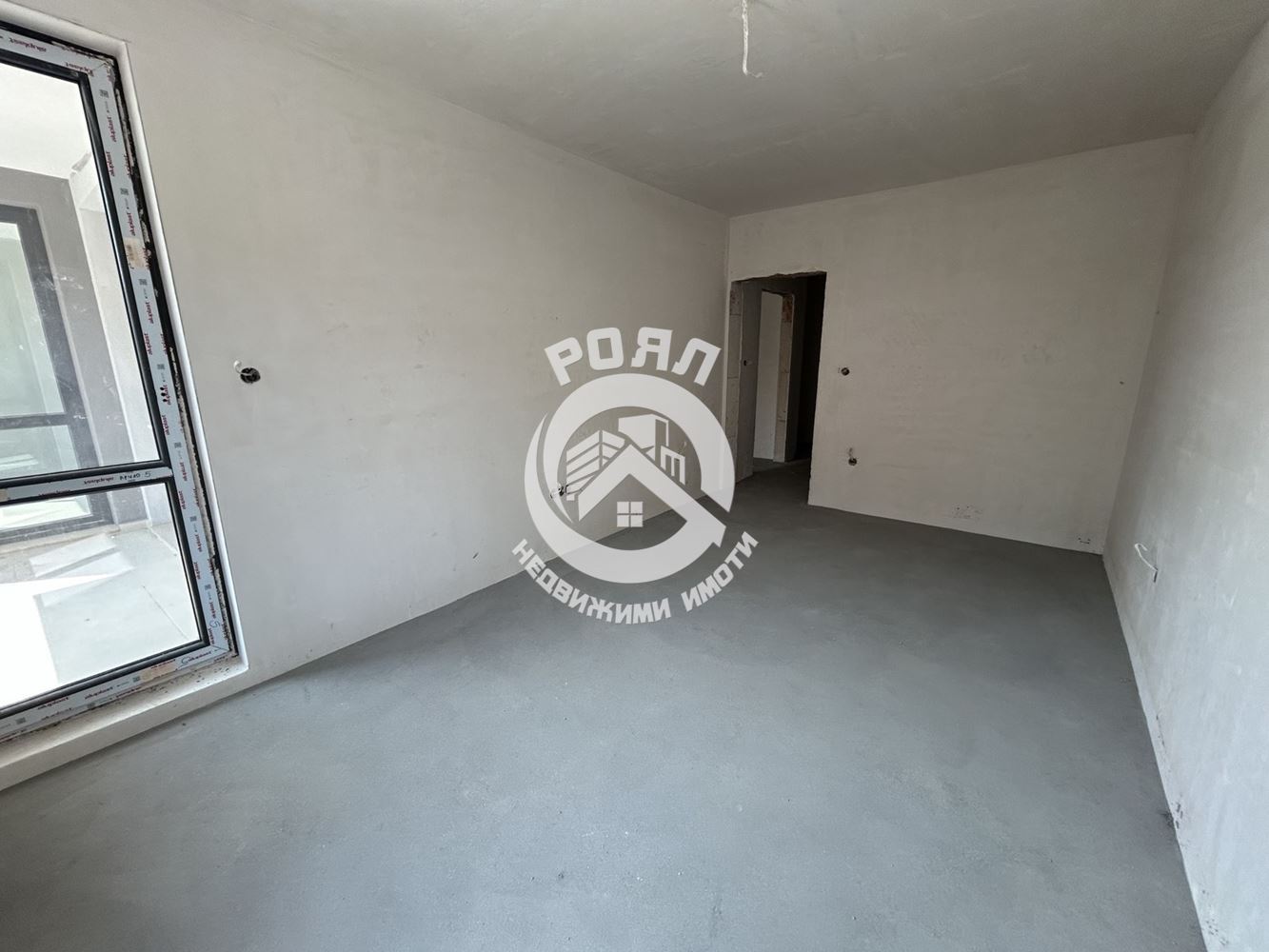 Роял Имоти продава тристаен апартамент с АКТ 15 в гр.Пловдив,кв.Южен - 0