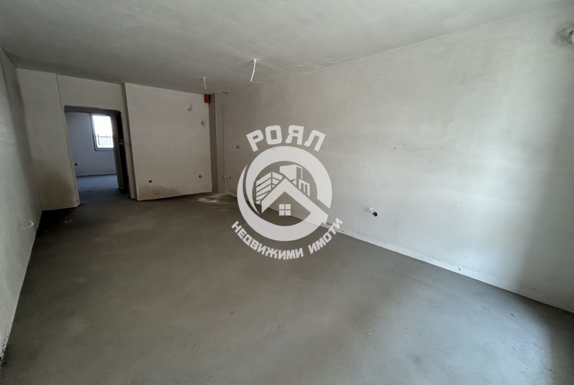 Роял Имоти продава тристаен апартамент,с АКТ 15 в кв.Южен,гр.Пловдив - 0