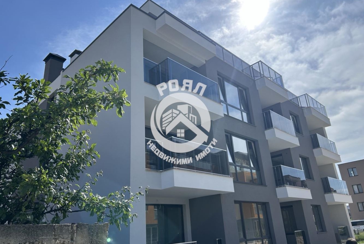 Роял Имоти продава тристаен апартамент,с АКТ 15 в кв.Южен,гр.Пловдив - 0