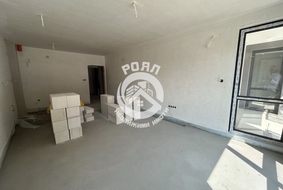 Роял Имоти продава тристаен апартамент с АКТ 15 в гр.Пловдив,кв.Южен - 0