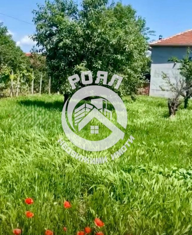 Роял Имоти продава двутажна къща в с.Милево - 0