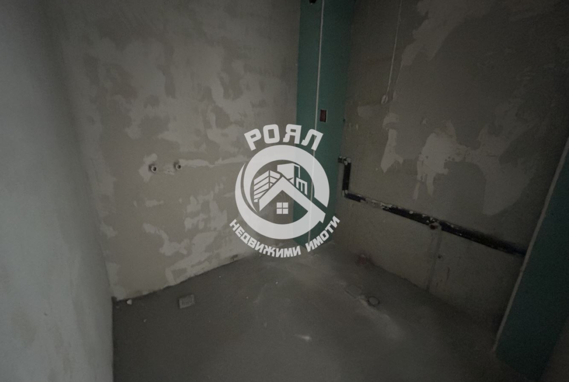 Роял Имоти продава тристаен апартамент с АКТ 15 в гр.Пловдив,кв.Южен - 0