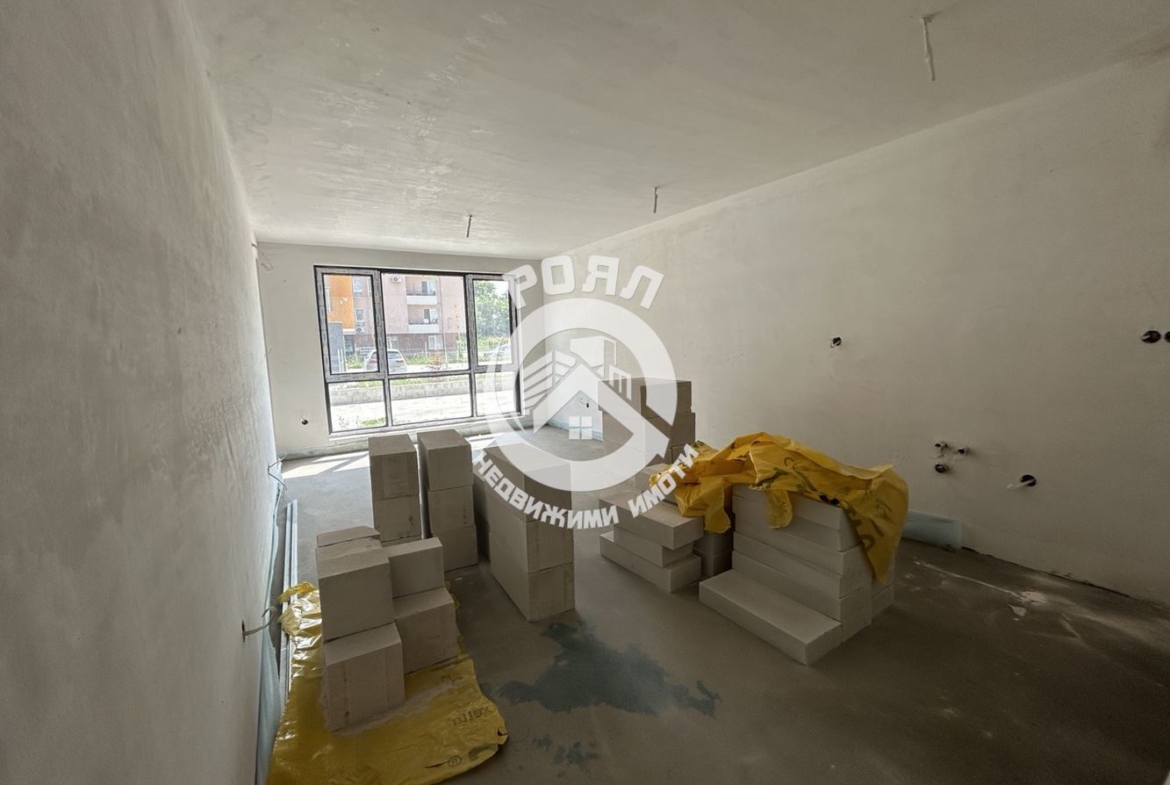 Роял Имоти продава тристаен апартамент с АКТ 15 в гр.Пловдив,кв.Южен - 0