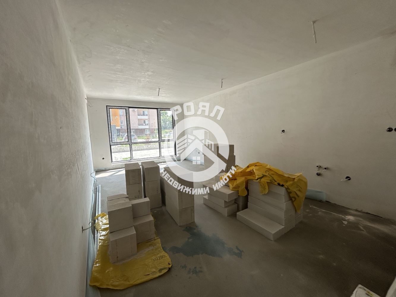 Роял Имоти продава тристаен апартамент с АКТ 15 в гр.Пловдив,кв.Южен - 0