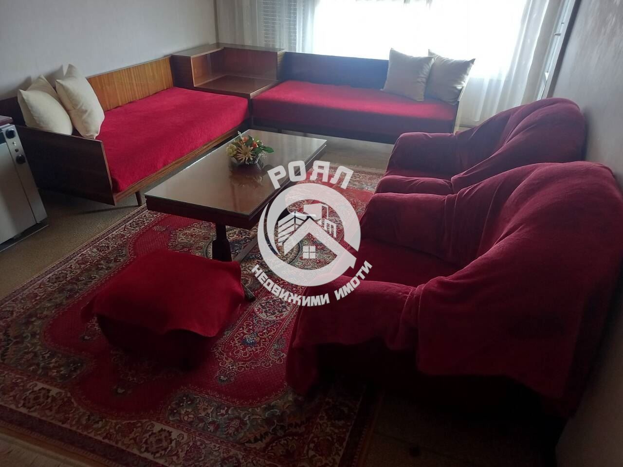 Роял Имоти продава двустаен апартамент с ТРИ отделни помещения в кв.Кючук Париж - 0