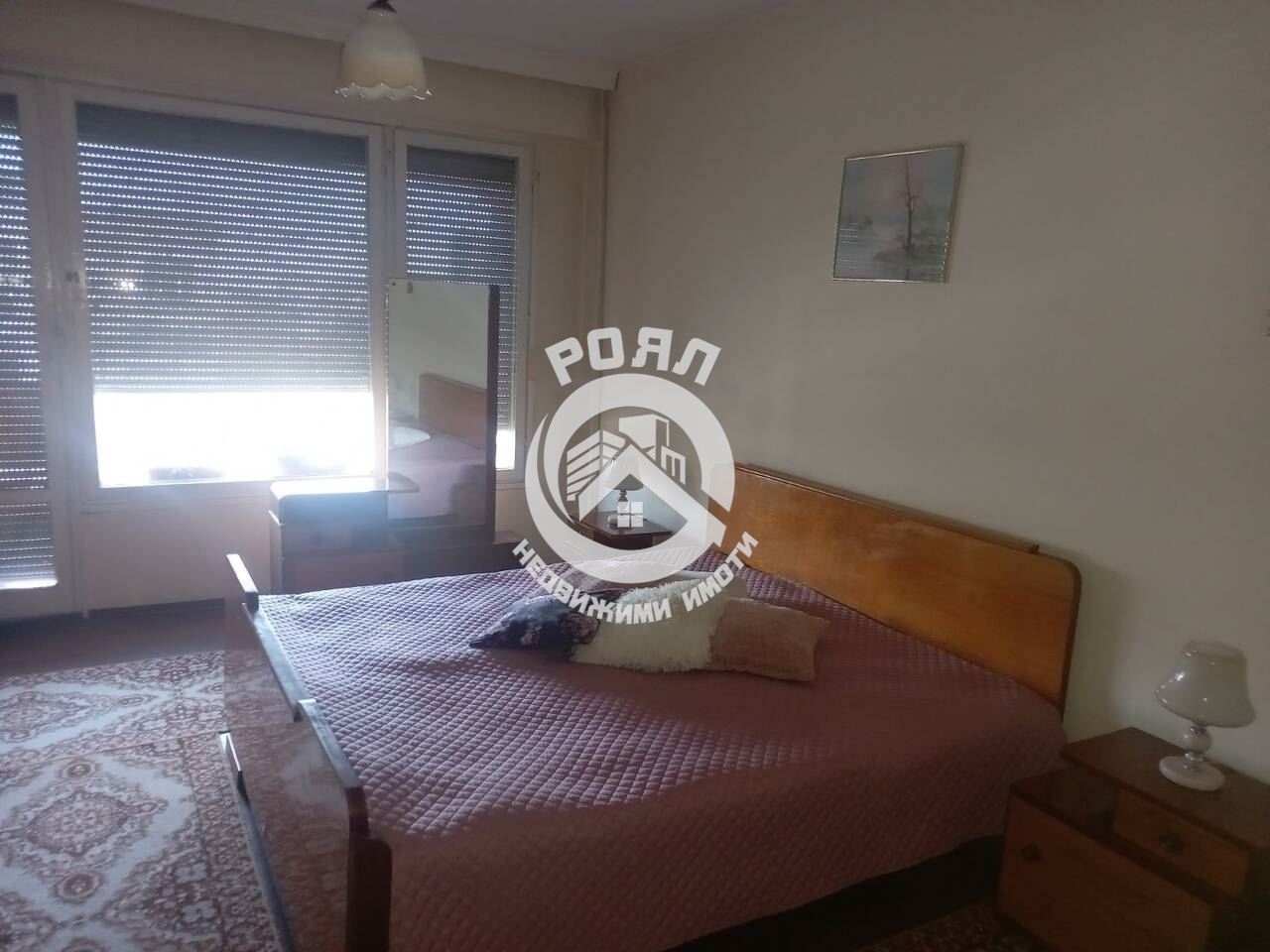 Роял Имоти продава двустаен апартамент с ТРИ отделни помещения в кв.Кючук Париж - 0