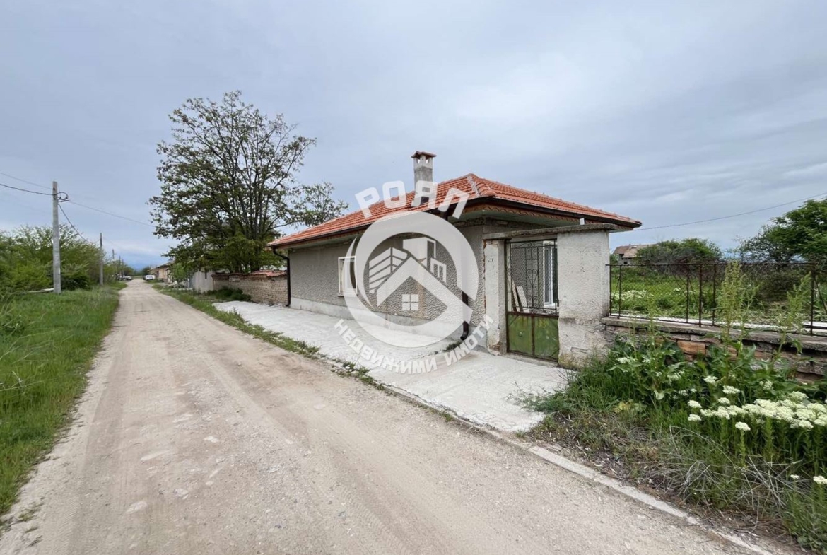Роял Имоти продава къща в с.Ръжево,обл.Пловдив - 0