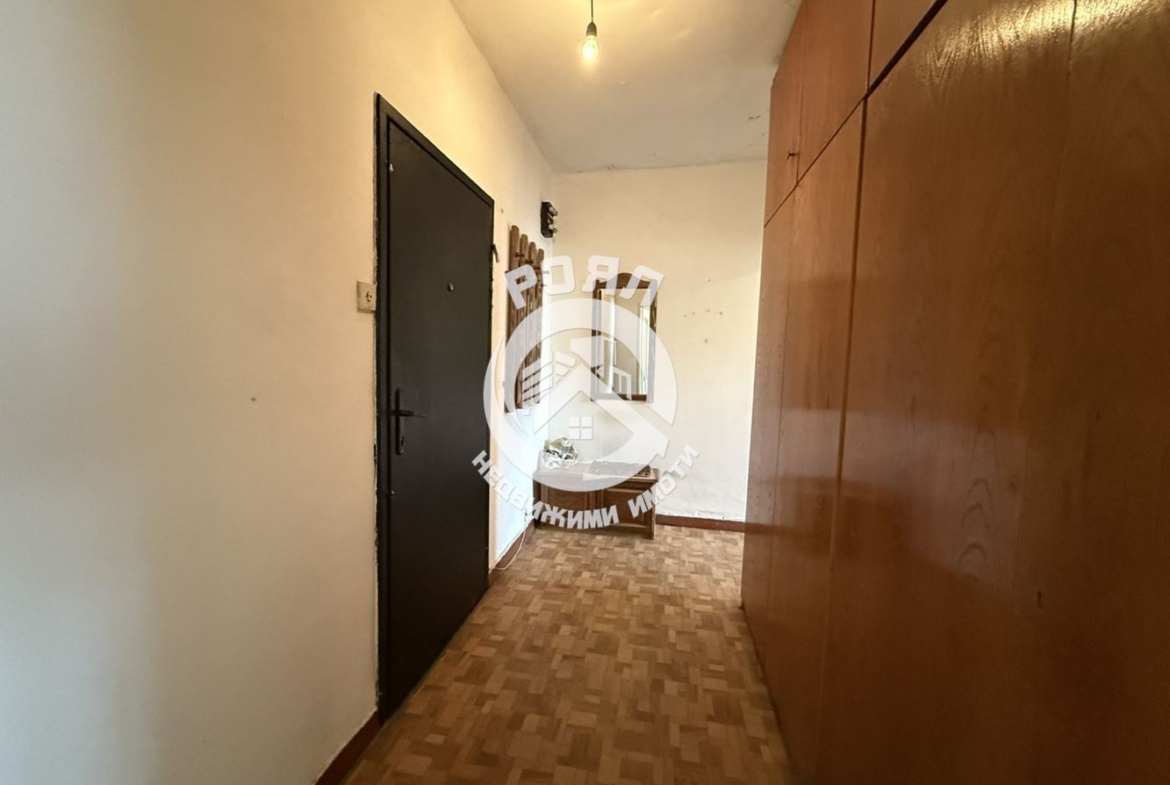 Роял имоти продава двустаен апартамент - гарсониера, кв. Кючук Париж ,Пловдив - 0