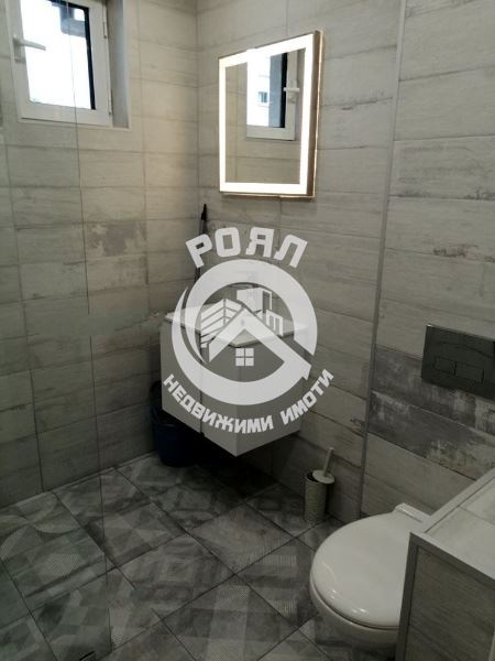 Роял Имоти отдава под наем многостаен апартамент в Центъра на Пловдив – до Гроздовия пазар - 0