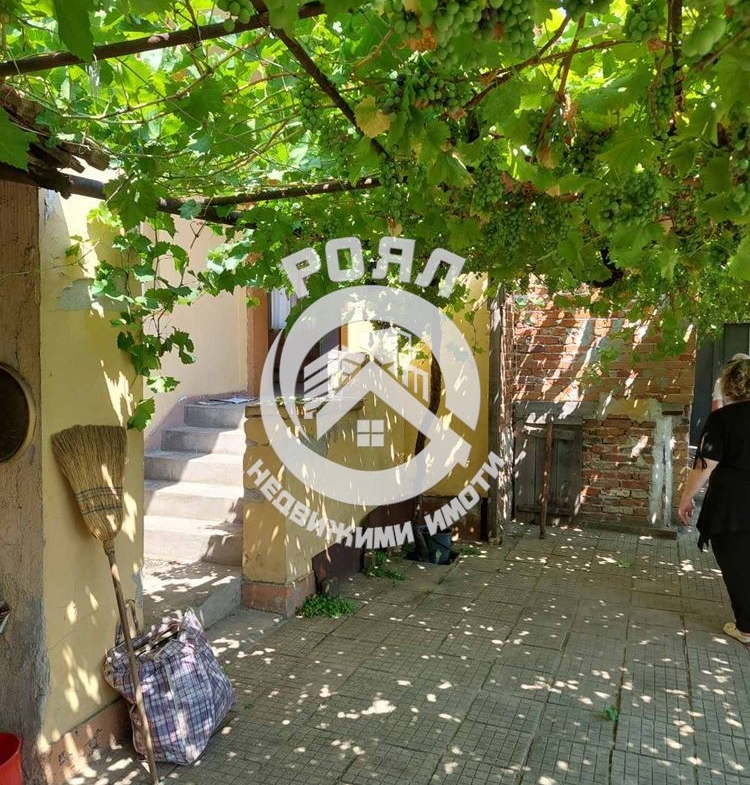 Роял имоти продава самостоятелна къща ,с.Куртово Конаре ,Пловдив - 0