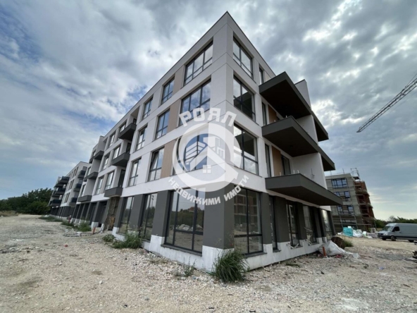 Роял Имоти продава тристаен апартамент в гр.Пловдив,кв.Остромила - 0