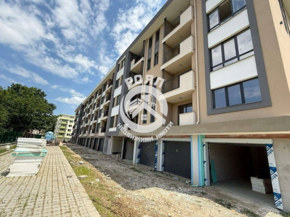 Роял Имоти продава ЕКСКЛУЗИВНО тристаен апартамент пред акт 16 в кв.Христо Смирненски - 0