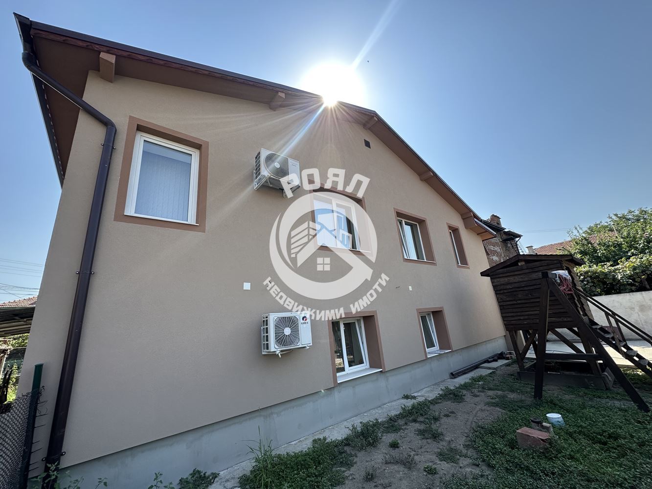Роял Имоти продава Ексклузивно двуетажна къща в гр.Стамболийски - 0