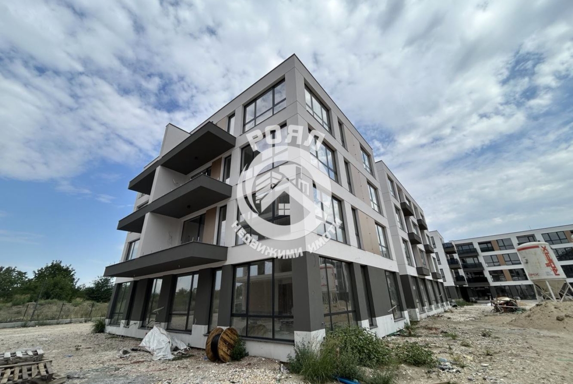 Роял Имоти продава тристаен апартамент в гр.Пловдив,кв.Остромила - 0