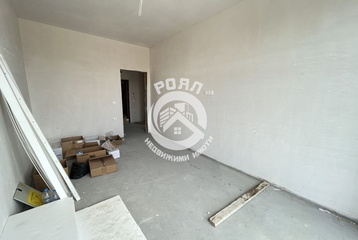 Роял Имоти продава тристаен апартамент в гр.Пловдив,кв.Остромила - 0
