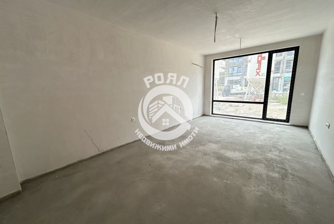 Роял Имоти продава тристаен апартамент в гр.Пловдив, кв.Остромила - 0
