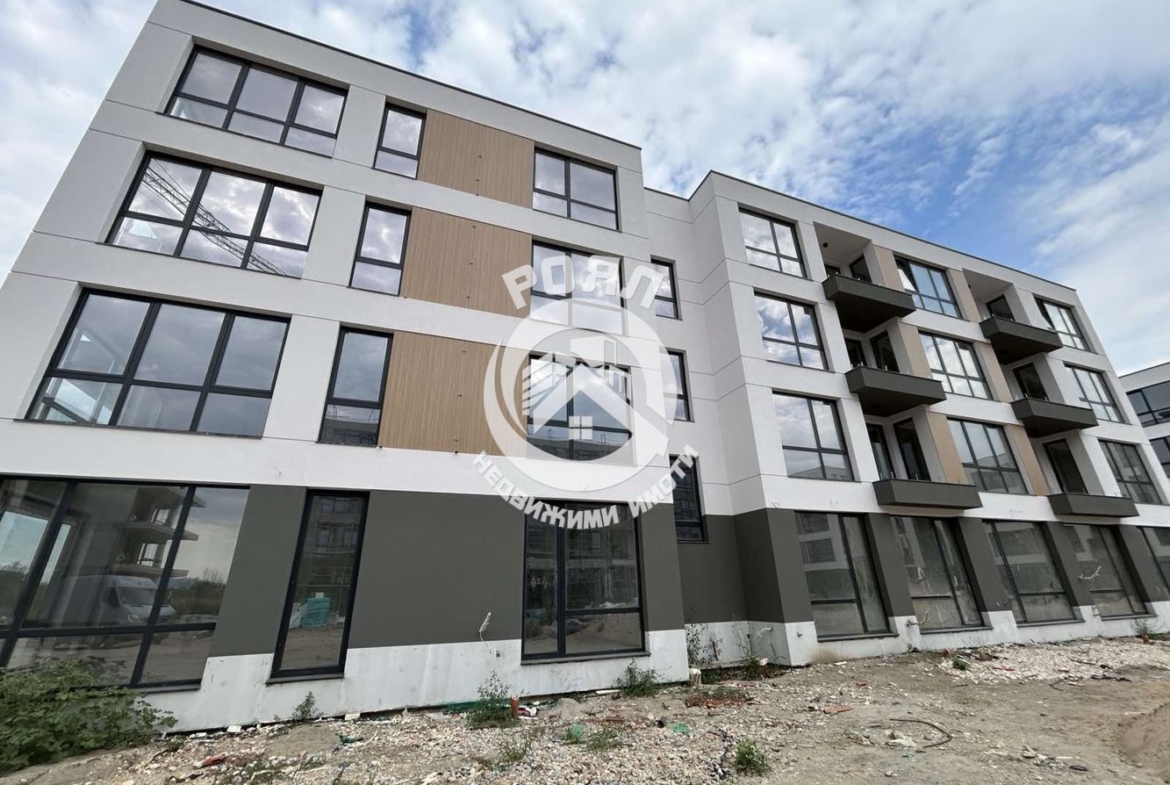 Роял Имоти продава тристаен апартамент в гр.Пловдив, кв.Остромила - 0