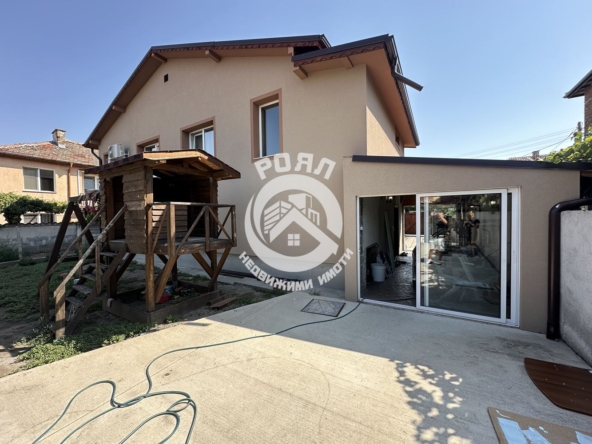 Роял Имоти продава Ексклузивно двуетажна къща в гр.Стамболийски - 0