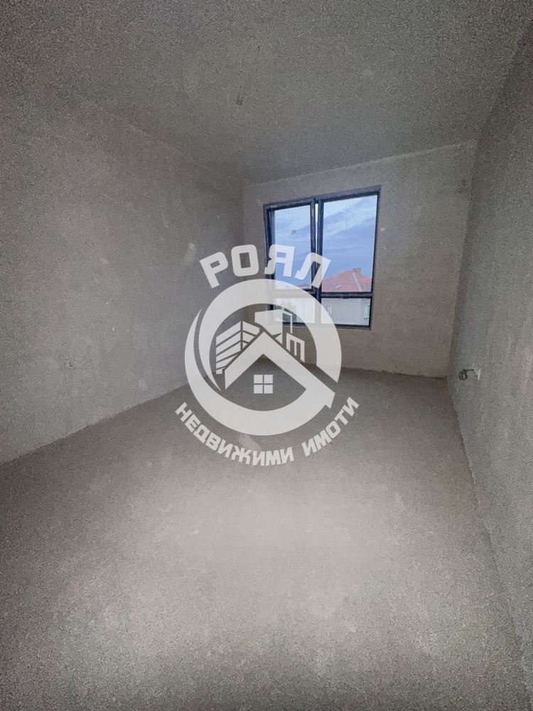 Роял имоти продава Ексклузивно двустаен с акт 16, кв.Прослав, Пловдив - 0