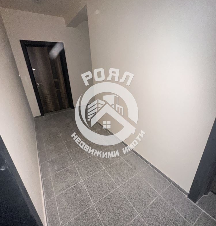 Роял имоти продава Ексклузивно двустаен с акт 16, кв.Прослав, Пловдив - 0