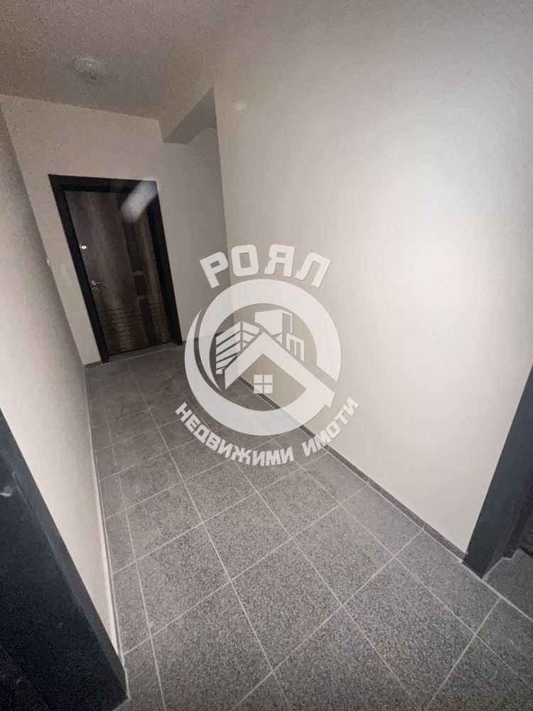 Роял имоти продава Ексклузивно двустаен с акт 16, кв.Прослав, Пловдив - 0
