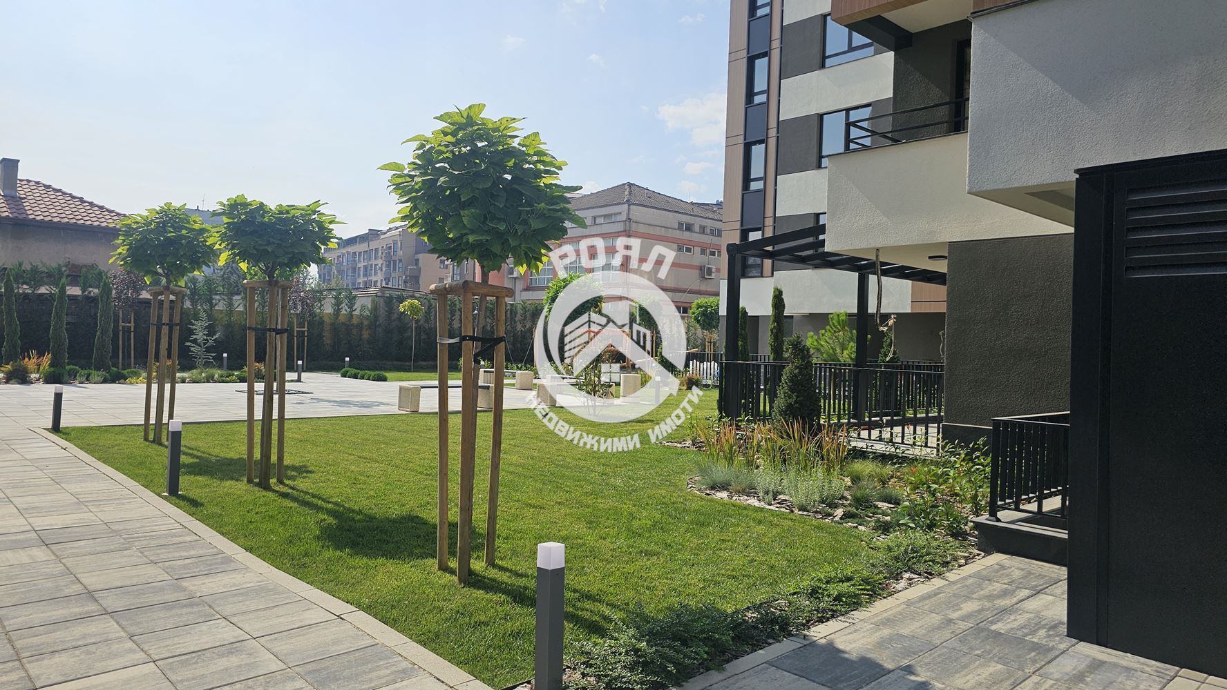 Роял имоти продава двустаен апартамент с АКТ 16 в луксозен комплекс в кв.Христо Смирненски, Пловдив - 0