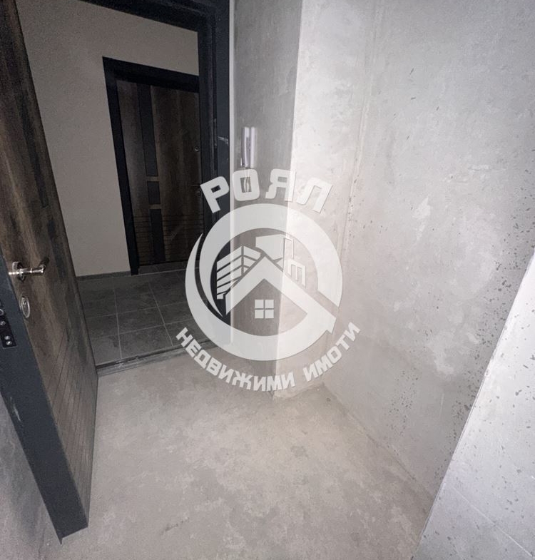 Роял имоти продава Ексклузивно двустаен с акт 16, кв.Прослав, Пловдив - 0