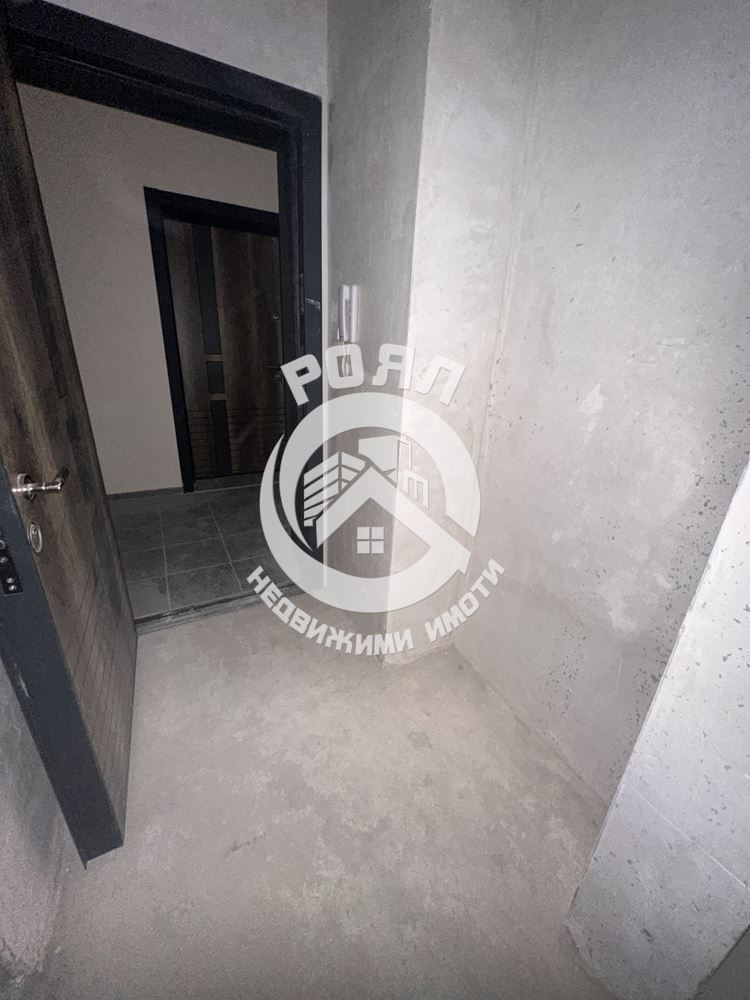 Роял имоти продава Ексклузивно двустаен с акт 16, кв.Прослав, Пловдив - 0