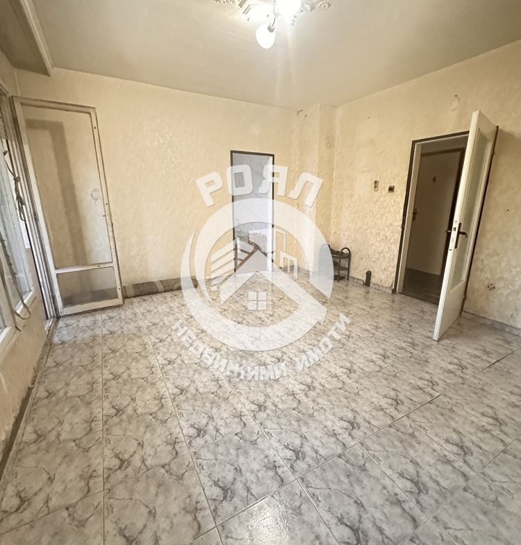 Роял имоти продава ,,ЕКСКЛУЗИВНО,,двустаен апартамент кв.Изгрев,Пловдив - 0