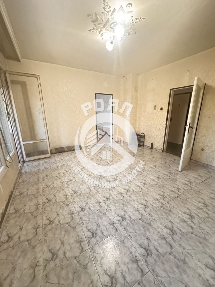 Роял имоти продава ,,ЕКСКЛУЗИВНО,,двустаен апартамент кв.Изгрев,Пловдив - 0