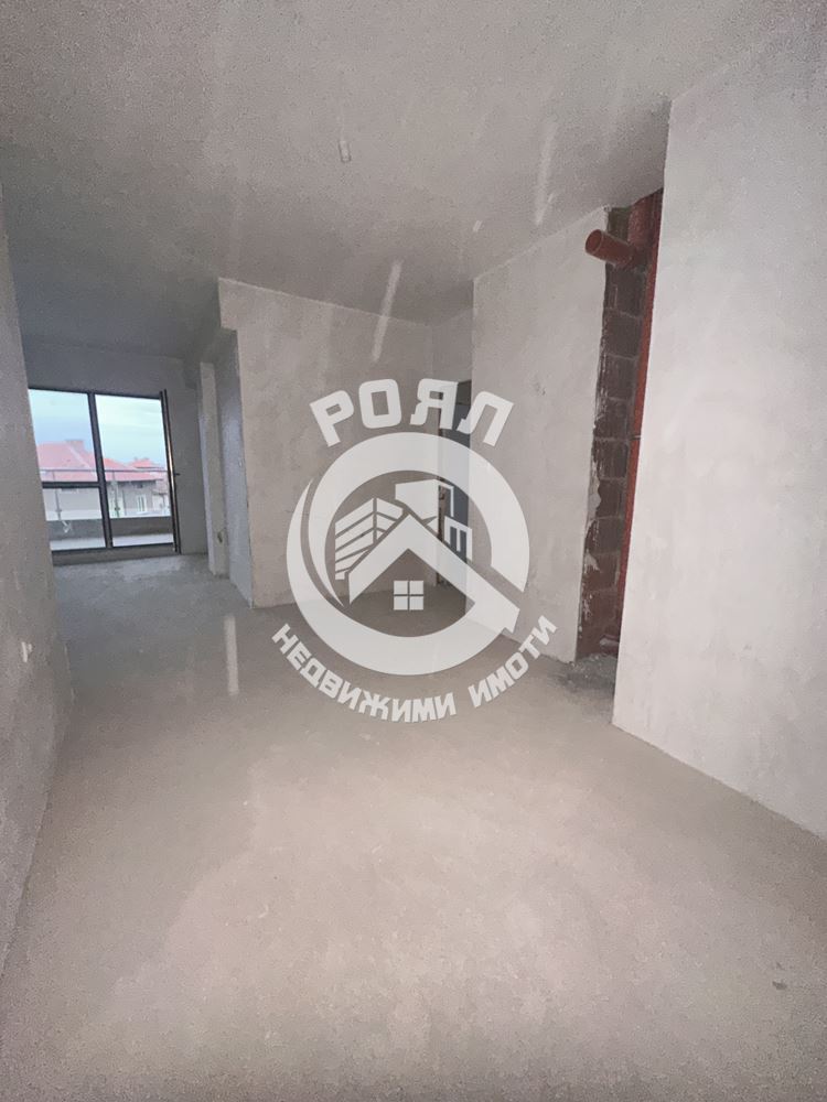 Роял имоти продава Ексклузивно двустаен с акт 16, кв.Прослав, Пловдив - 0
