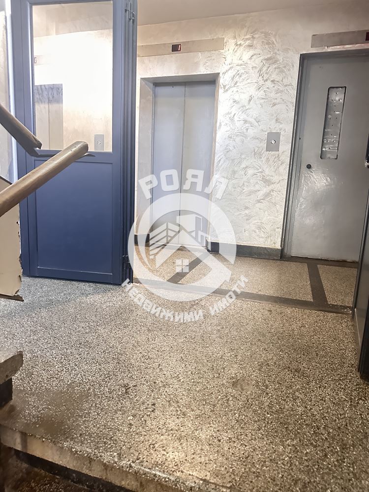 Роял имоти продава ,,Ексклузивно,,двустаен апартамент,кв,Изгрев,Пловдив - 0