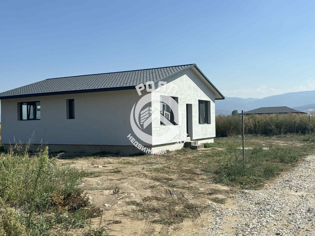 Роял Имоти предлага за продажба едноетажна къща в с. Оризаре, област Пловдив - 0
