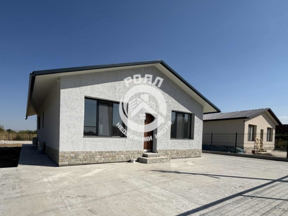 Роял Имоти предлага за продажба едноетажна къща в с. Оризари - 0