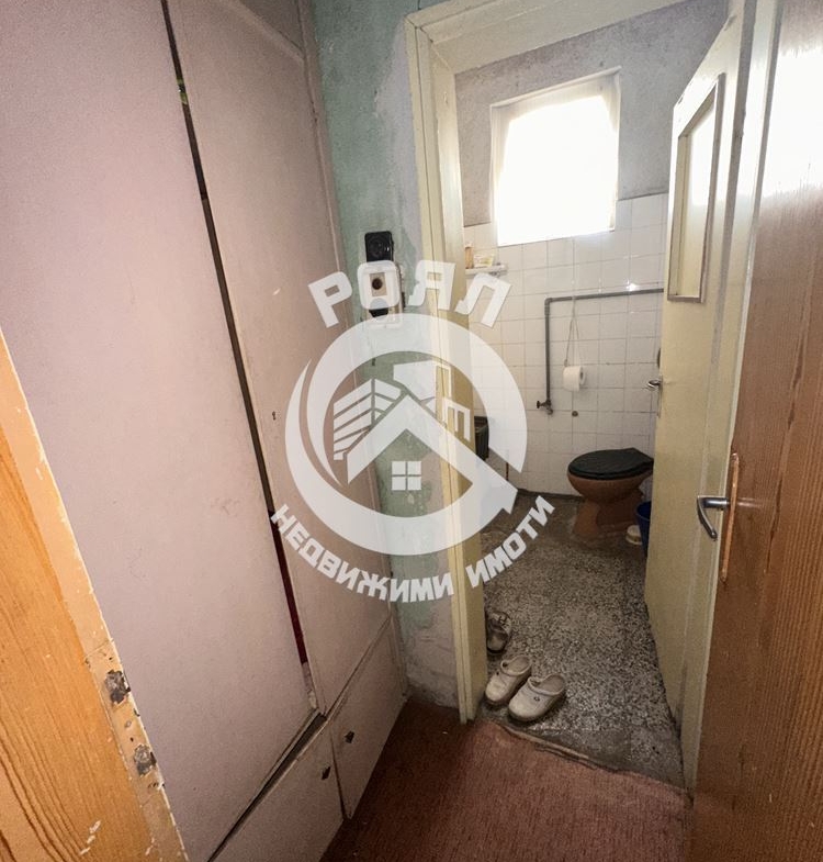 Роял имоти продава Самостоятелна къща с двор в Центъра на кв.Прослав ,Пловдив - 0