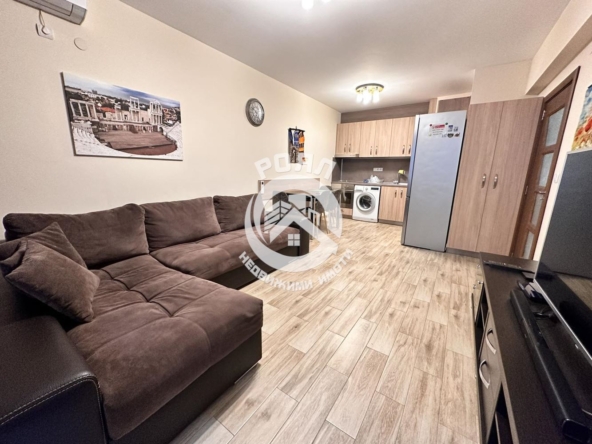 Роял имоти отдава под наем двустаен апартамент с голям гараж, Център, Пловдив - 0