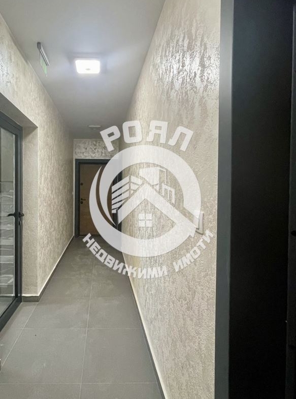 Роял имоти продава 2 стаен апартамент с АКТ 16 и Паркомясто в цената - 0