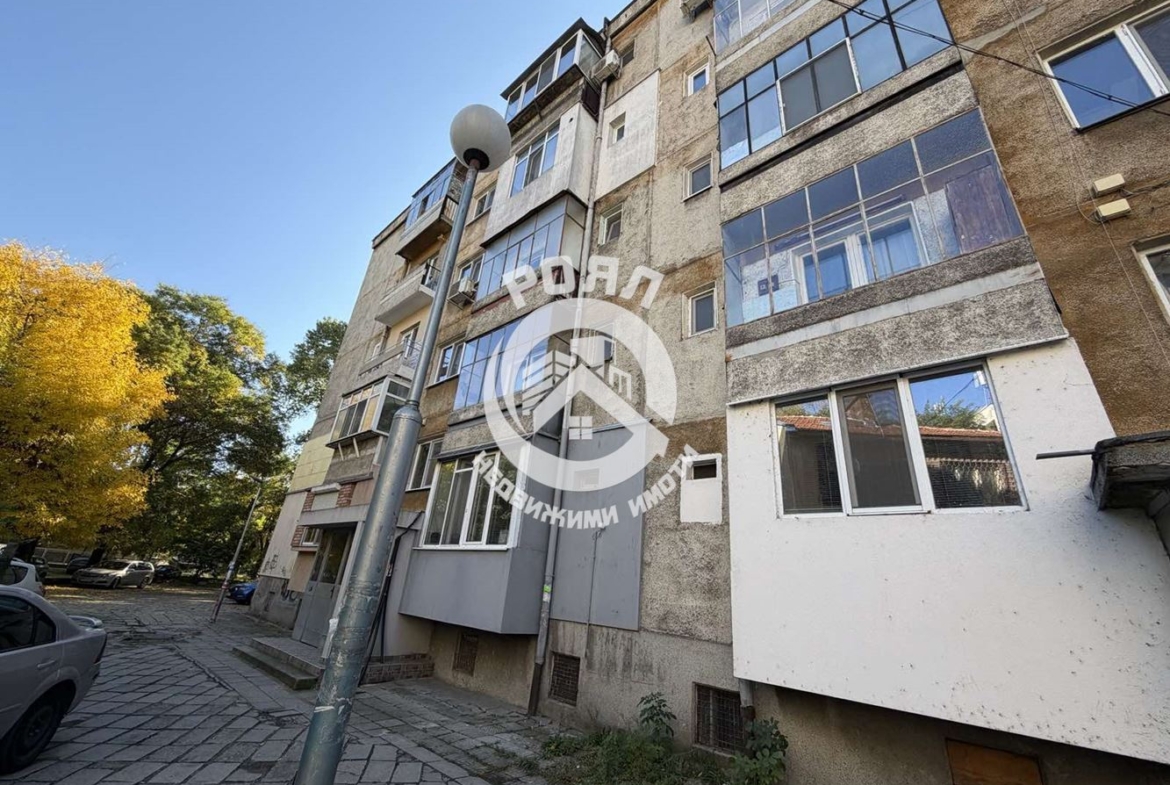 Роял Имоти продава двустаен,панелен апартамент в кв.Кършияка,гр.Пловдив - 0