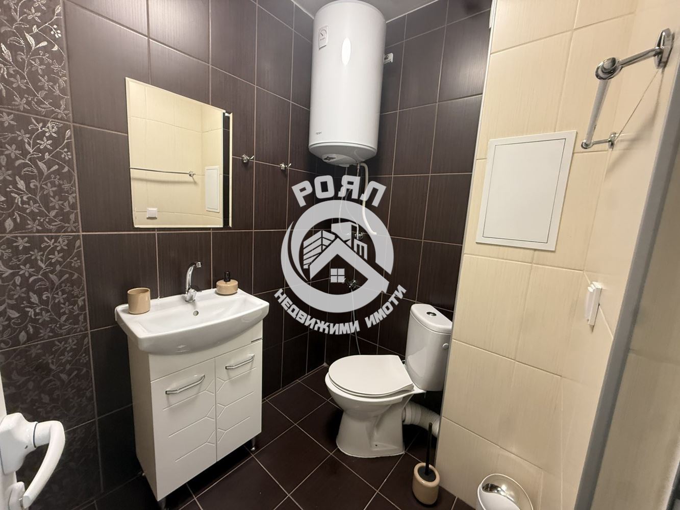 Роял имоти отдава под наем двустен апартамент, Южен, Пловдив - 0