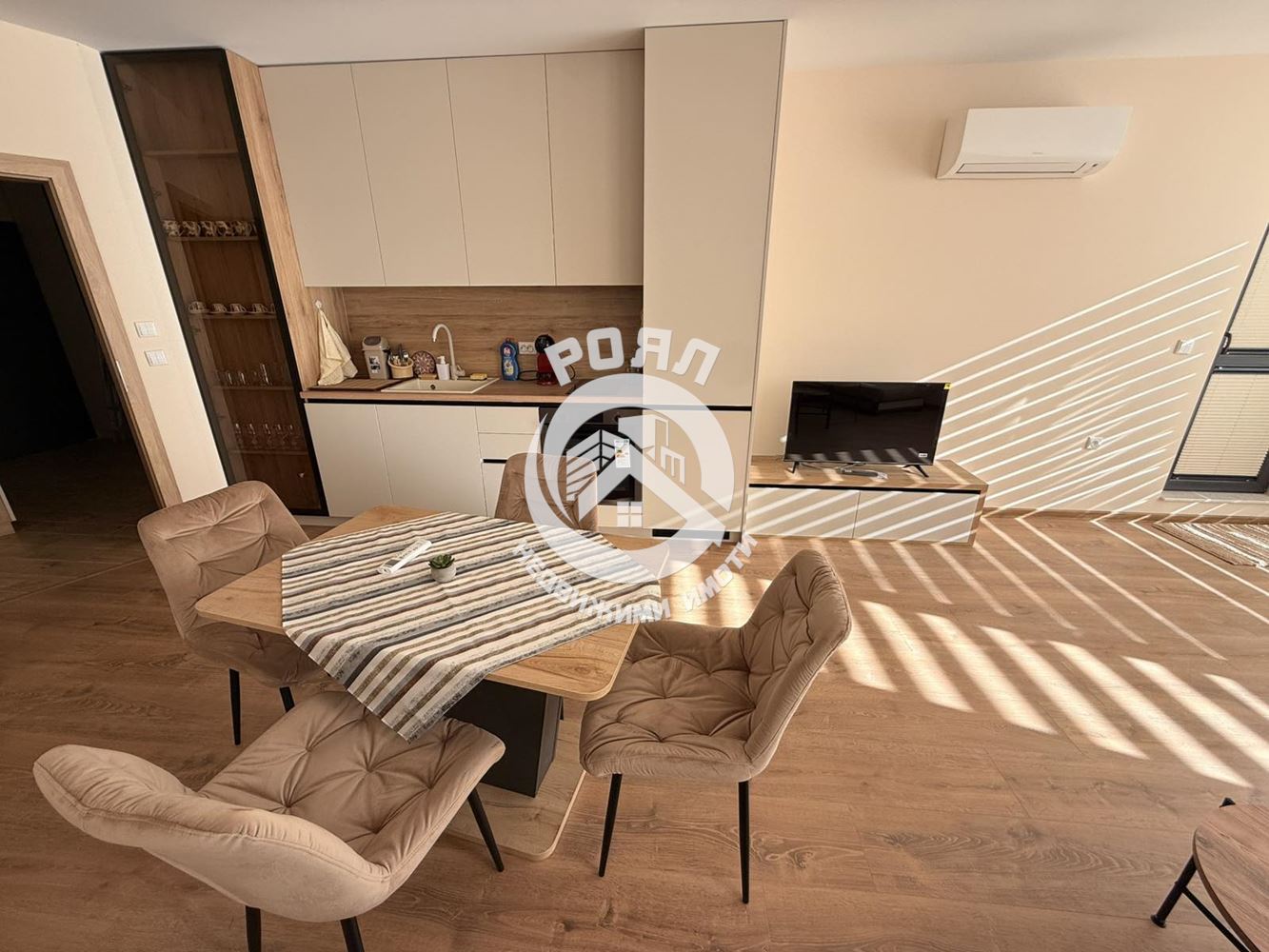 Луксозен двустаен апартамент под наем в кв. Христо Смирненски! - 0